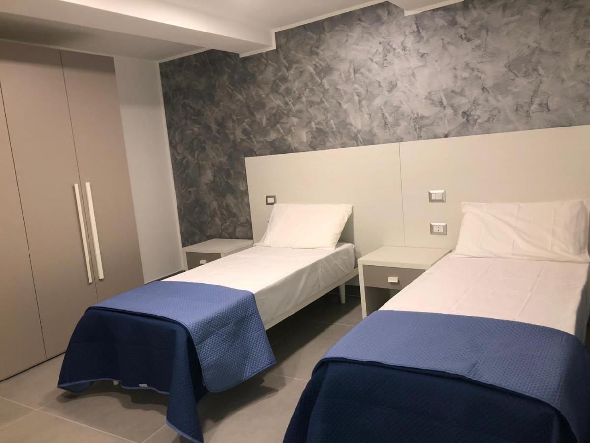 نابولي 3 Rooms Chiaia المظهر الخارجي الصورة